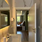 Park 1 Hotel *