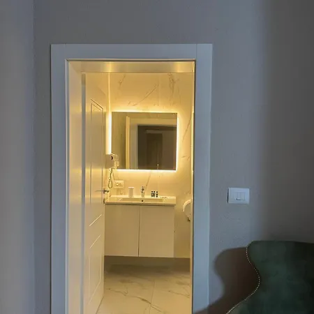 Ξενοδοχείο Park 1 *