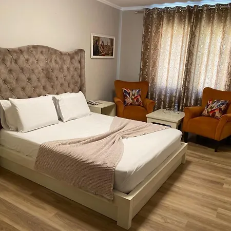Park 1 Hotel *